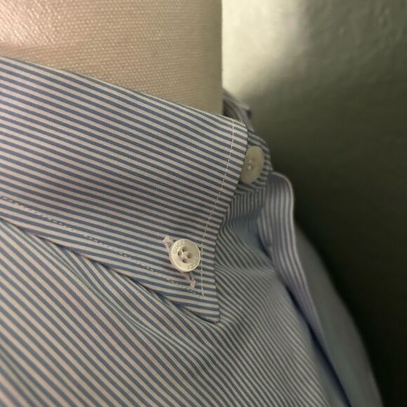 Gucci Light Blue Pinstriped Shirt Embroidered Flower pocket, Size 42 Preowned - Picture 4 of 11